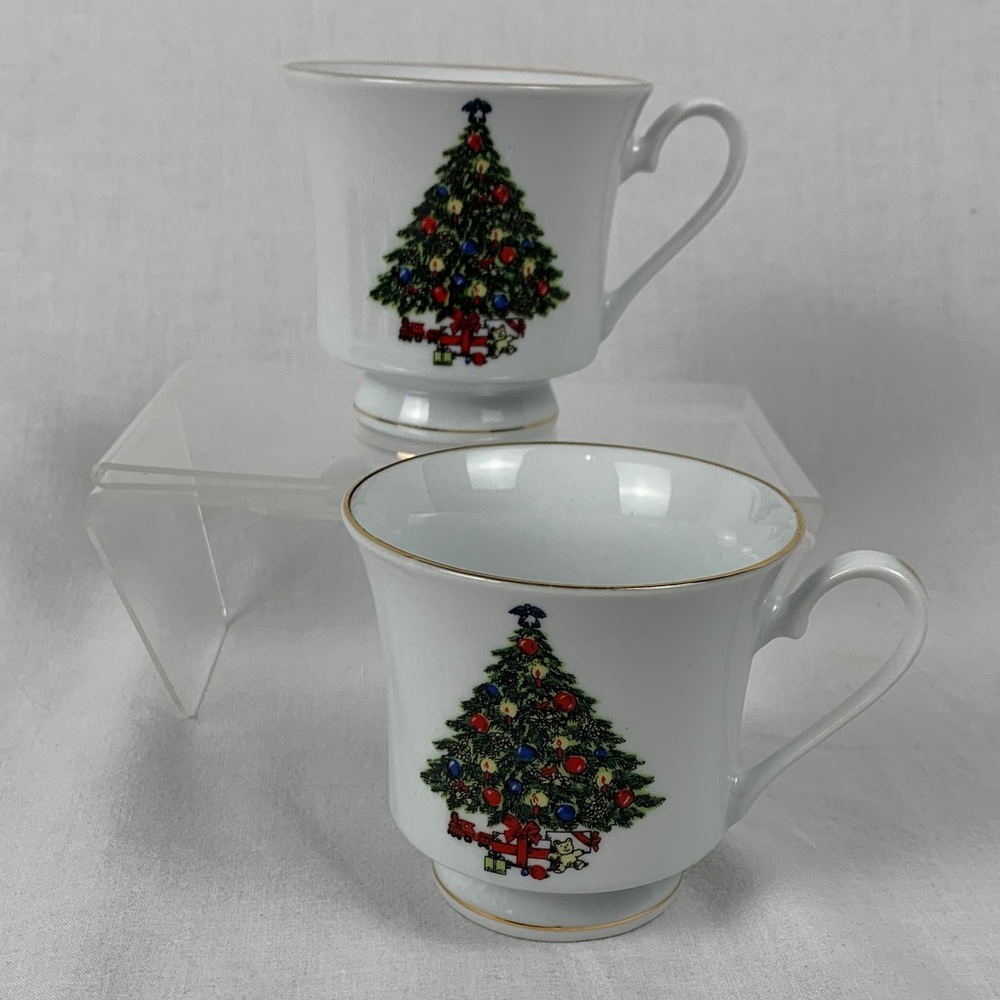 2 Vintage Sea Gull Fine China White Christmas Tree Gold Trim Teacup Holiday